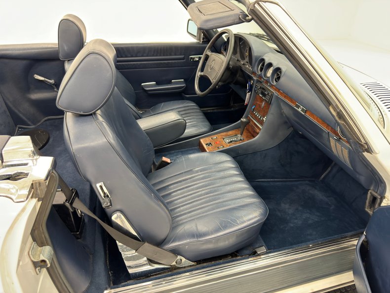 Mercedes-benz-560sl-1988-White-Navy-Blue-3