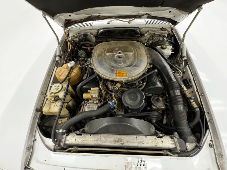 Mercedes-benz-560sl-1988-White-Navy-Blue-39