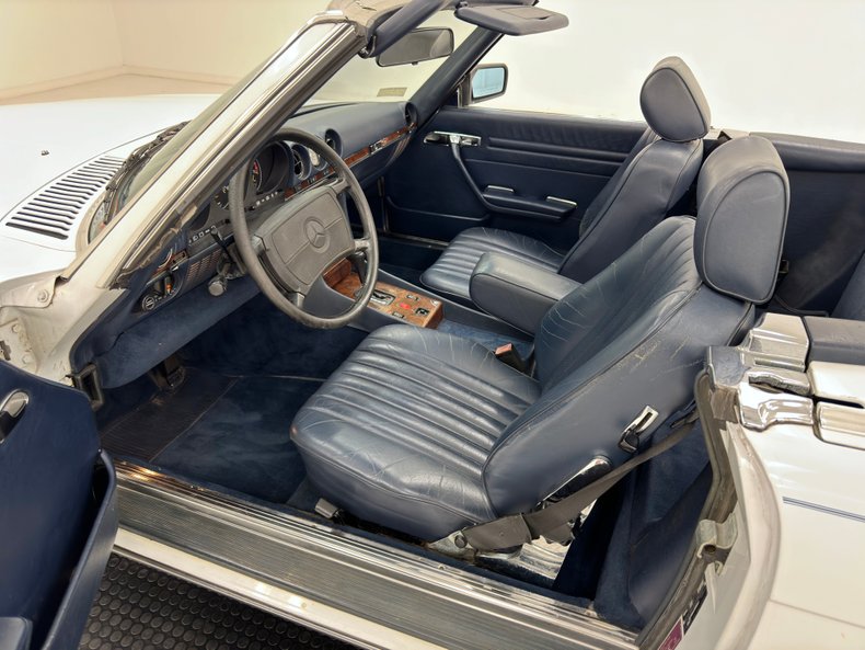Mercedes-benz-560sl-1988-White-Navy-Blue-47