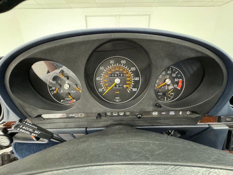 Mercedes-benz-560sl-1988-White-Navy-Blue-6