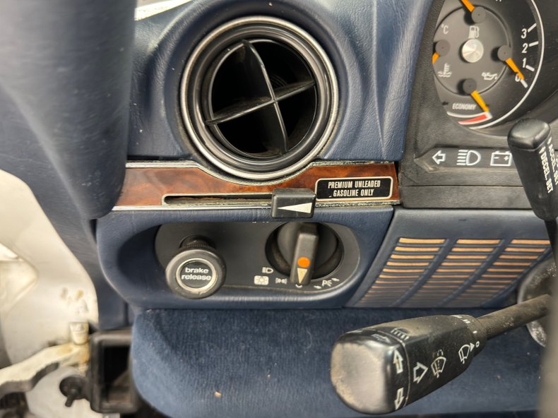Mercedes-benz-560sl-1988-White-Navy-Blue-7