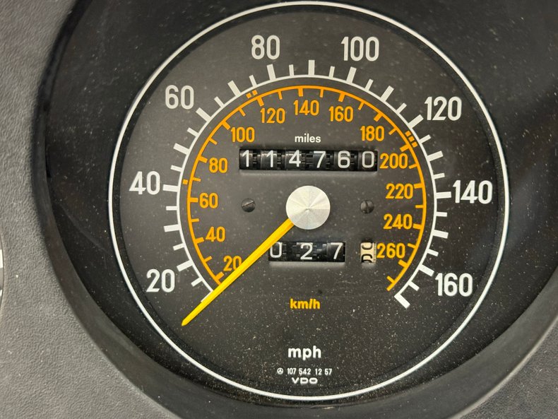 Mercedes-benz-560sl-1988-White-Navy-Blue-8