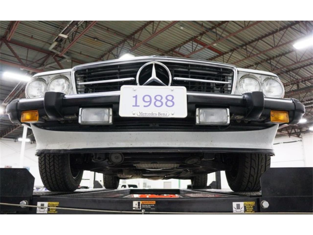 Mercedes-benz-560sl-1988-White-Navy-blue-1