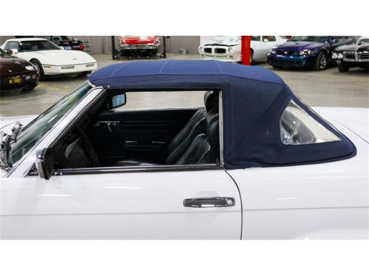 Mercedes-benz-560sl-1988-White-Navy-blue-24
