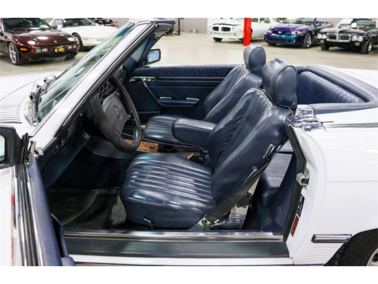 Mercedes-benz-560sl-1988-White-Navy-blue-38