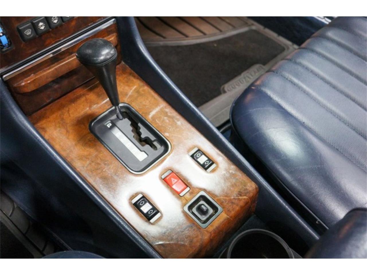 Mercedes-benz-560sl-1988-White-Navy-blue-47