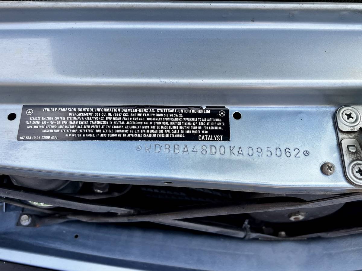 Mercedes-benz-560sl-1989-blue-23