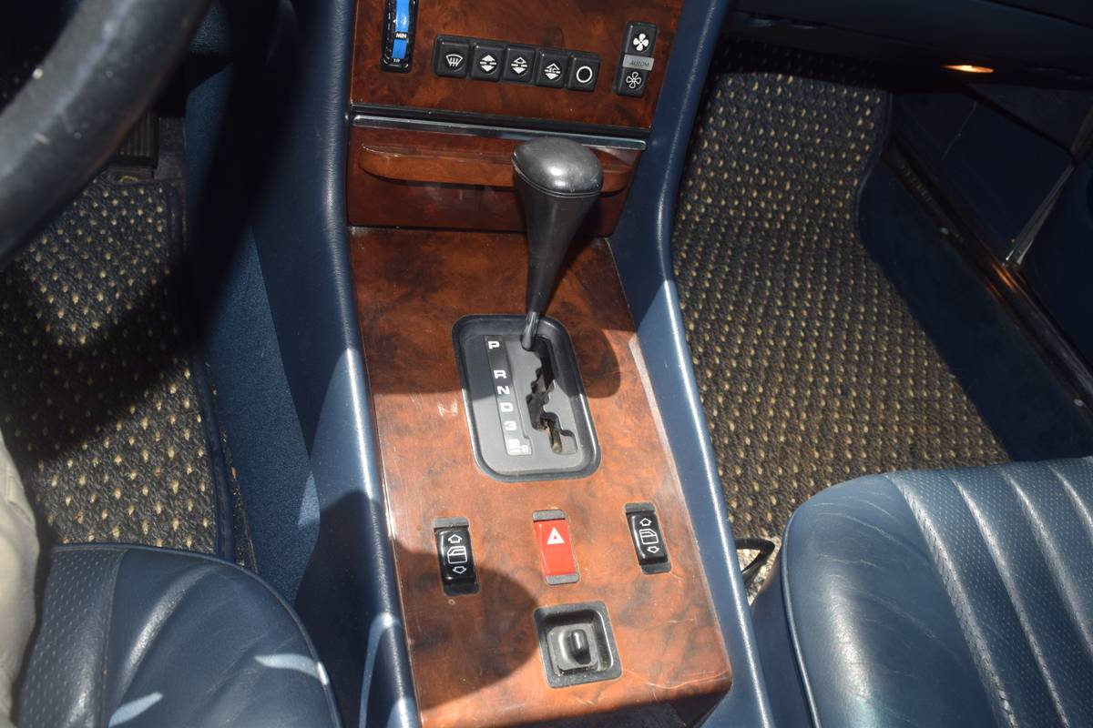 Mercedes-benz-Benz-560sl-1988-white-5