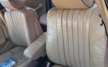 Mercedes-benz-Benz-e300-diesel-1983-11