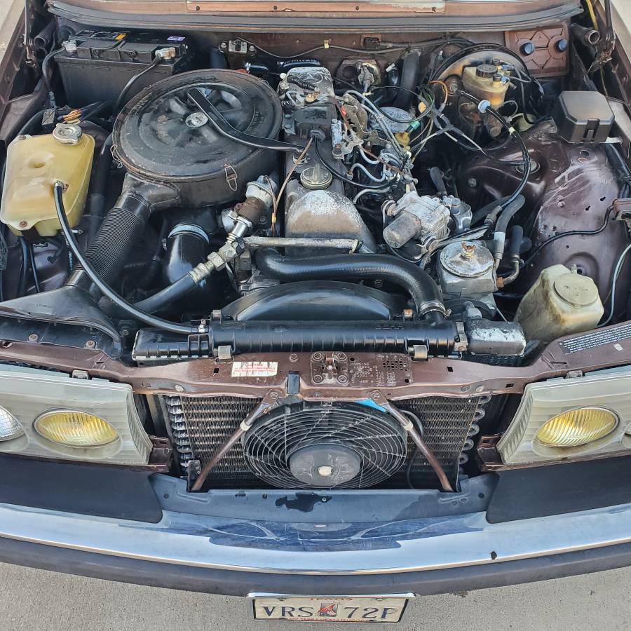 Mercedes-benz-Benz-e300-diesel-1983-12