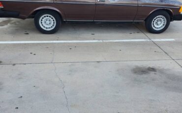 Mercedes-benz-Benz-e300-diesel-1983-2