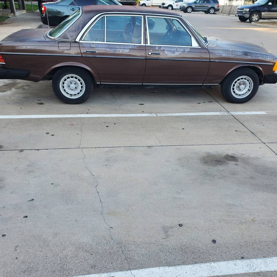 Mercedes-benz-Benz-e300-diesel-1983-2
