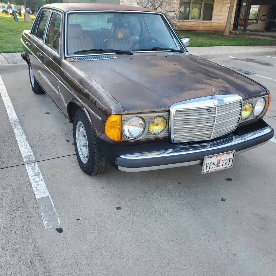 Mercedes-benz-Benz-e300-diesel-1983-3