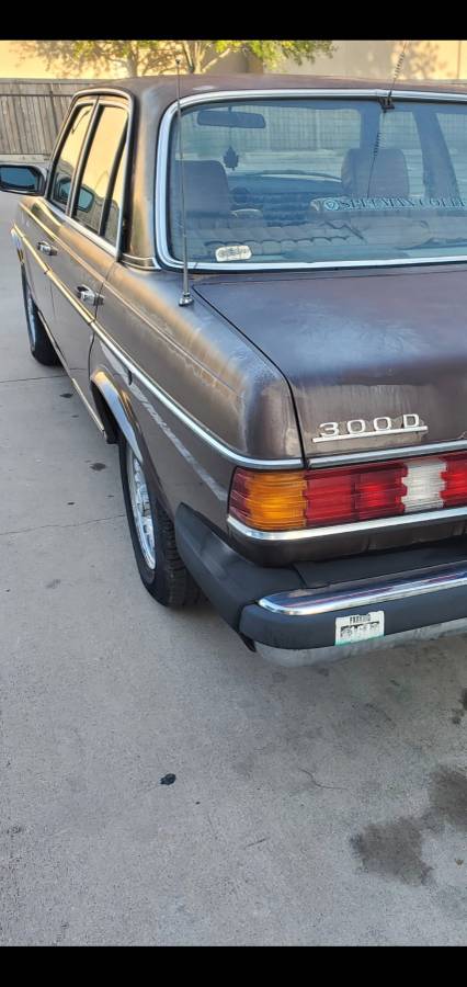 Mercedes-benz-Benz-e300-diesel-1983-5