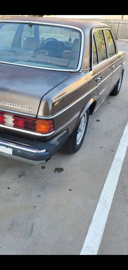 Mercedes-benz-Benz-e300-diesel-1983-6
