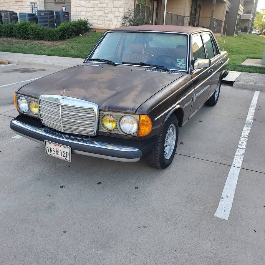 Mercedes-benz-Benz-e300-diesel-1983