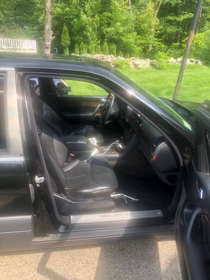 Mercedes-benz-Benz-s320-1995-black-2