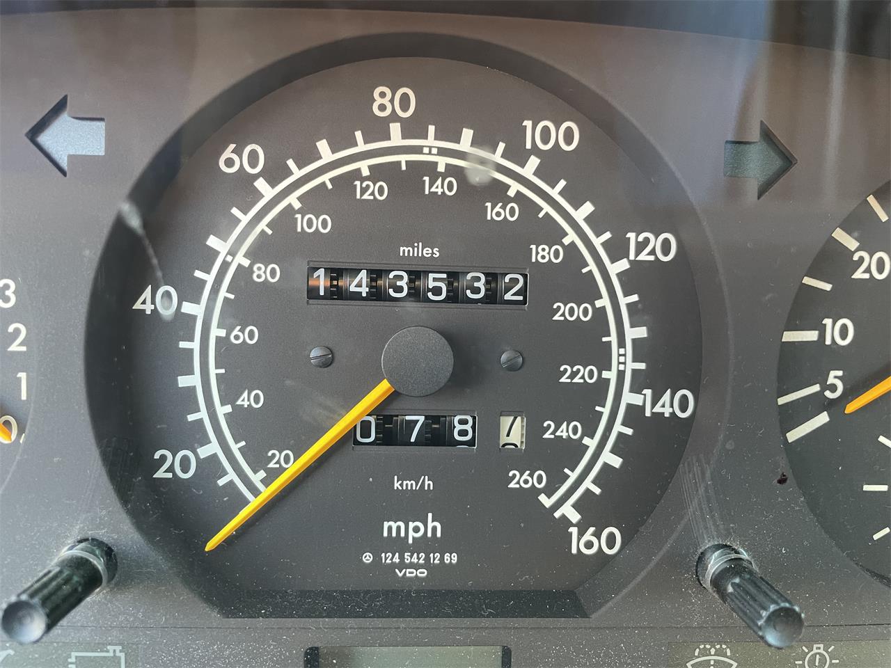 Mercedes-benz-E-class-1994-grey-grey-11