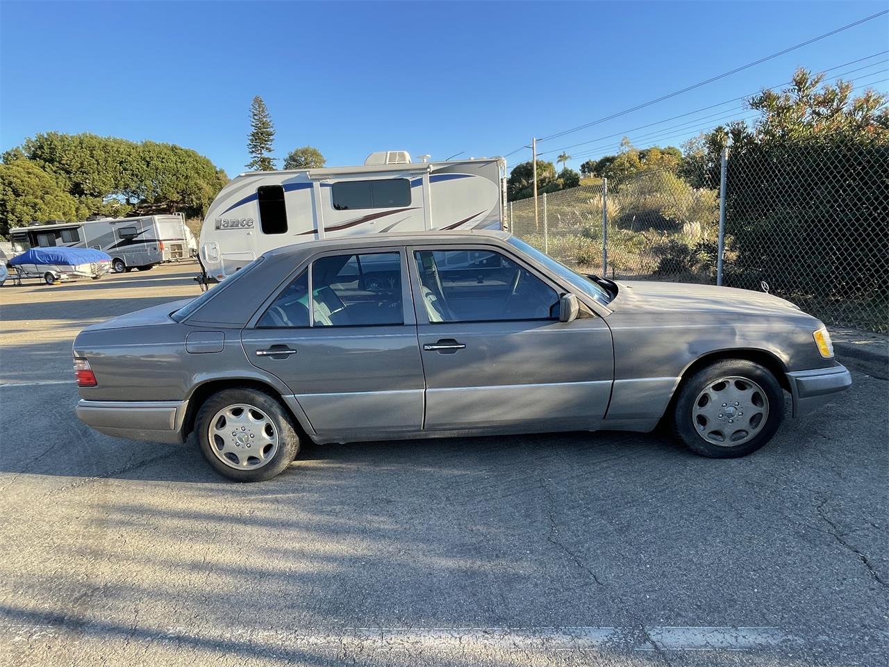 Mercedes-benz-E-class-1994-grey-grey-5