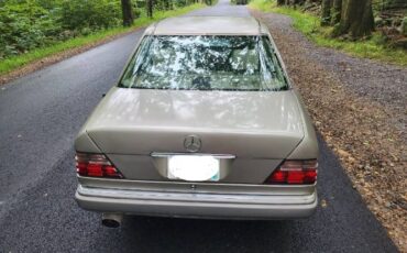Mercedes-benz-E300-1995-1