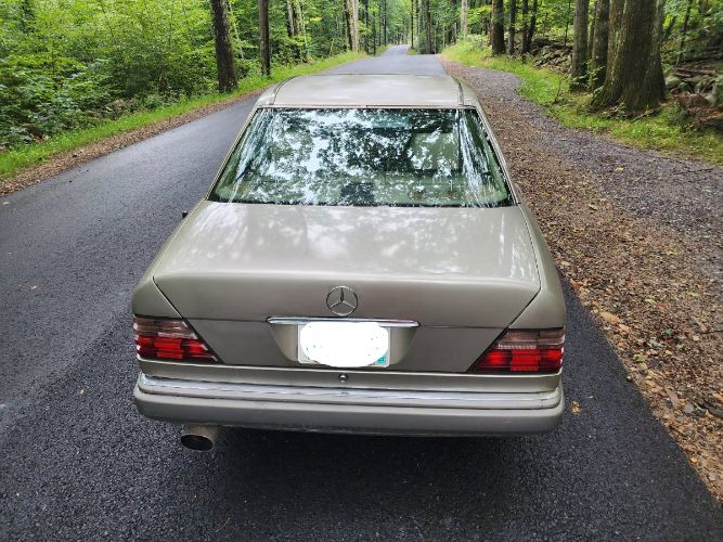 Mercedes-benz-E300-1995-1