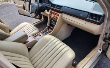 Mercedes-benz-E300-1995-17