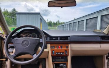 Mercedes-benz-E300-1995-18