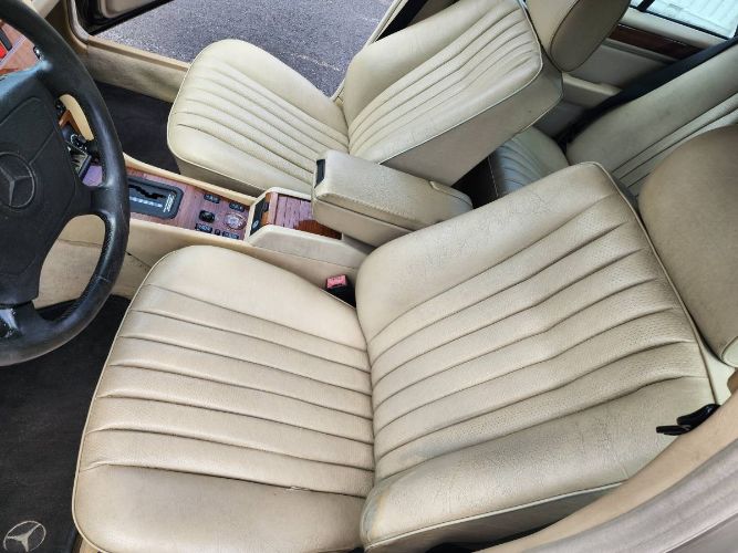 Mercedes-benz-E300-1995-20