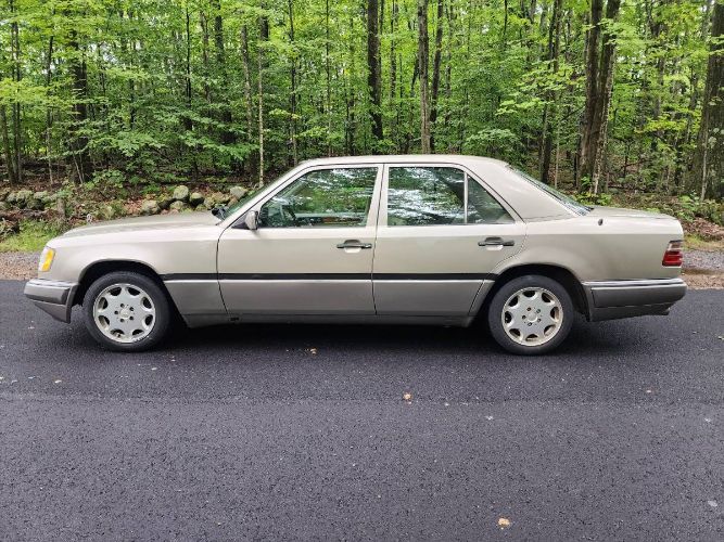 Mercedes-benz-E300-1995-22