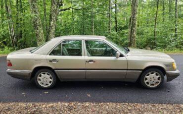 Mercedes-benz-E300-1995-23