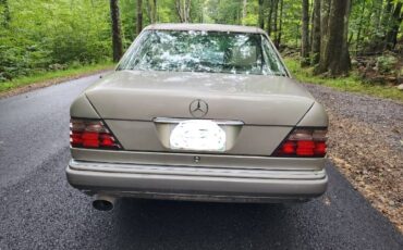 Mercedes-benz-E300-1995-5