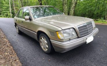 Mercedes-benz-E300-1995-6