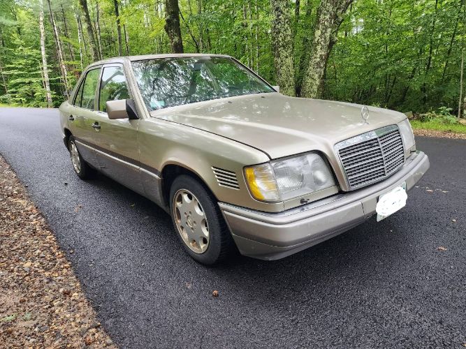 Mercedes-benz-E300-1995-6