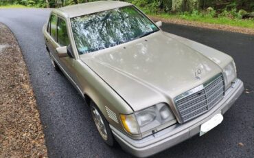 Mercedes-benz-E300-1995-9