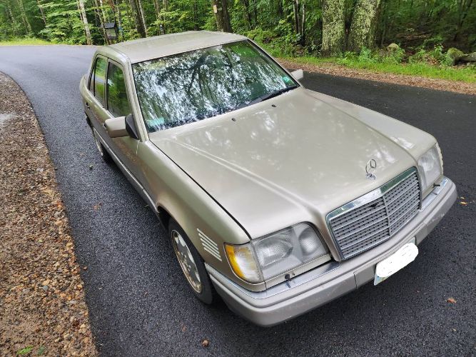 Mercedes-benz-E300-1995-9