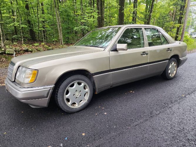 Mercedes-benz-E300-1995