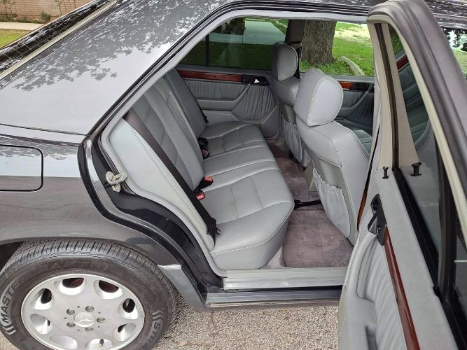 Mercedes-benz-E320-1994-Gray-16