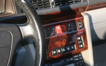 Mercedes-benz-E320-1995-White-14