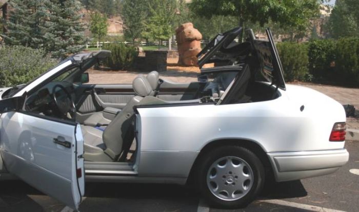 Mercedes-benz-E320-1995-White-2