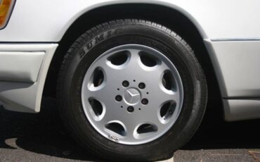 Mercedes-benz-E320-1995-White-3