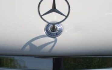 Mercedes-benz-E320-1995-White-5