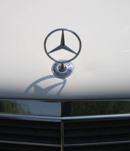 Mercedes-benz-E320-1995-White-5