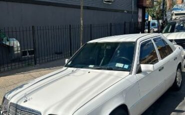 Mercedes-benz-E320-1995-White-Blue-3