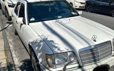 Mercedes-benz-E320-1995-White-Blue-4