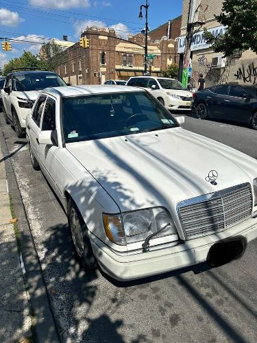 Mercedes-benz-E320-1995-White-Blue-4