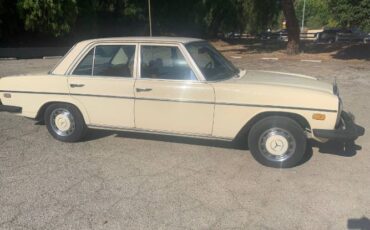 Mercedes-benz-Other-1976-Yellow-3