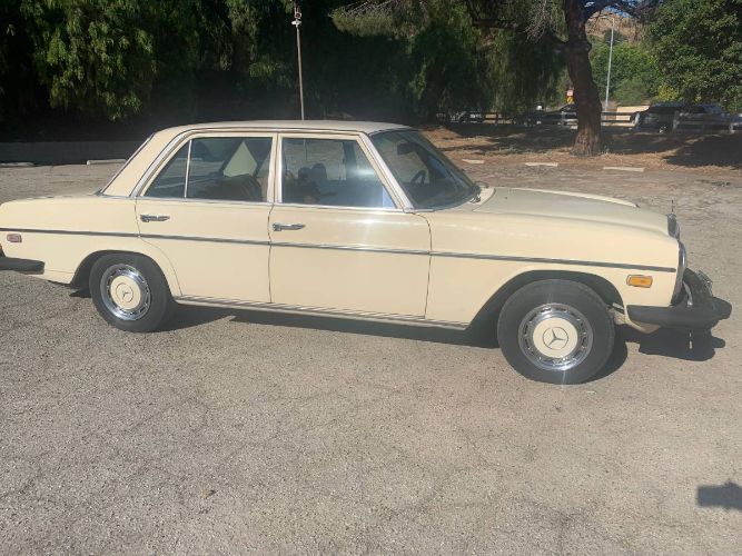 Mercedes-benz-Other-1976-Yellow-3