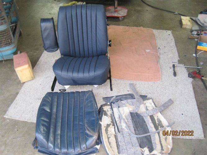 Mercedes-benz-Other-1983-Astral-Silber-Blue-Leather-10