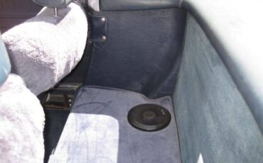 Mercedes-benz-Other-1983-Astral-Silber-Blue-Leather-7