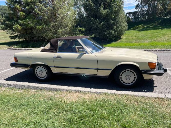 Mercedes-benz-Other-1986-Cream-Brown-12